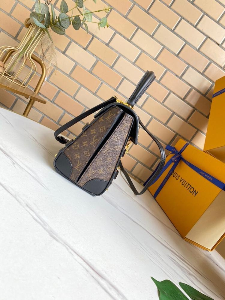 Stylish Brown Leather Shoulder Bag – Special Edition