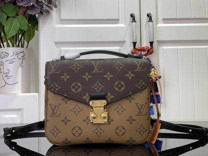 Shoulder Bag