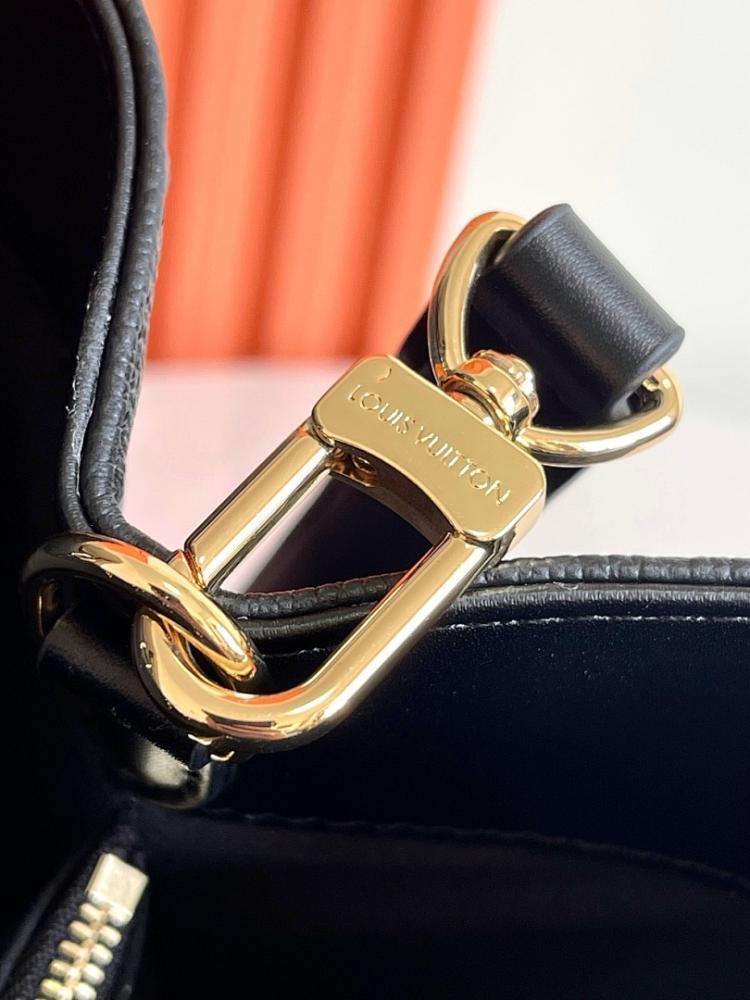 Modern Elegant Leather Bag
