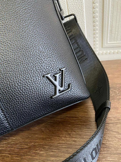 Stylish Refined Leather Crossbody Bag