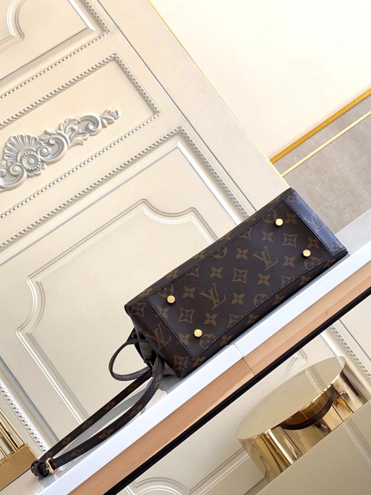 Italian-Inspired Elegant Leather Travel Bag