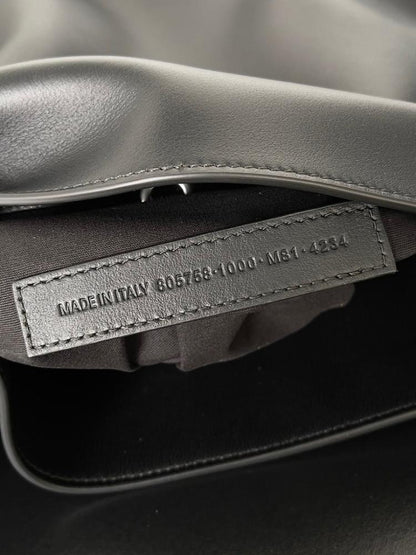 Modern Shoulder Bag – Limited Edition