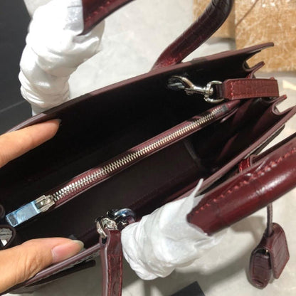 Elegant Refined Shoulder Bag