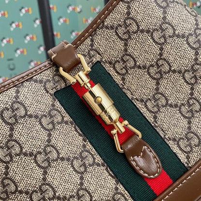 Modern Refined Shoulder Bag