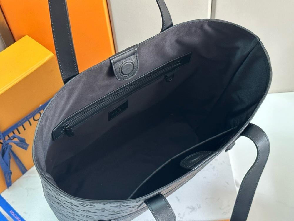 Classic Elegant Shoulder Bag – Limited Edition