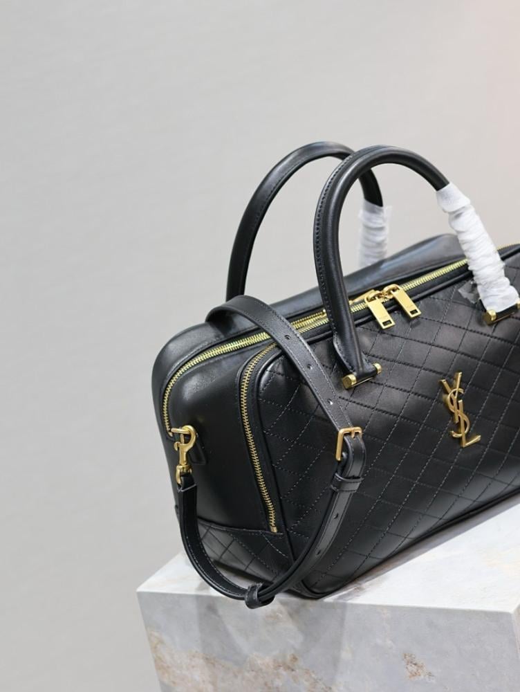 Modern Leather Travel Bag