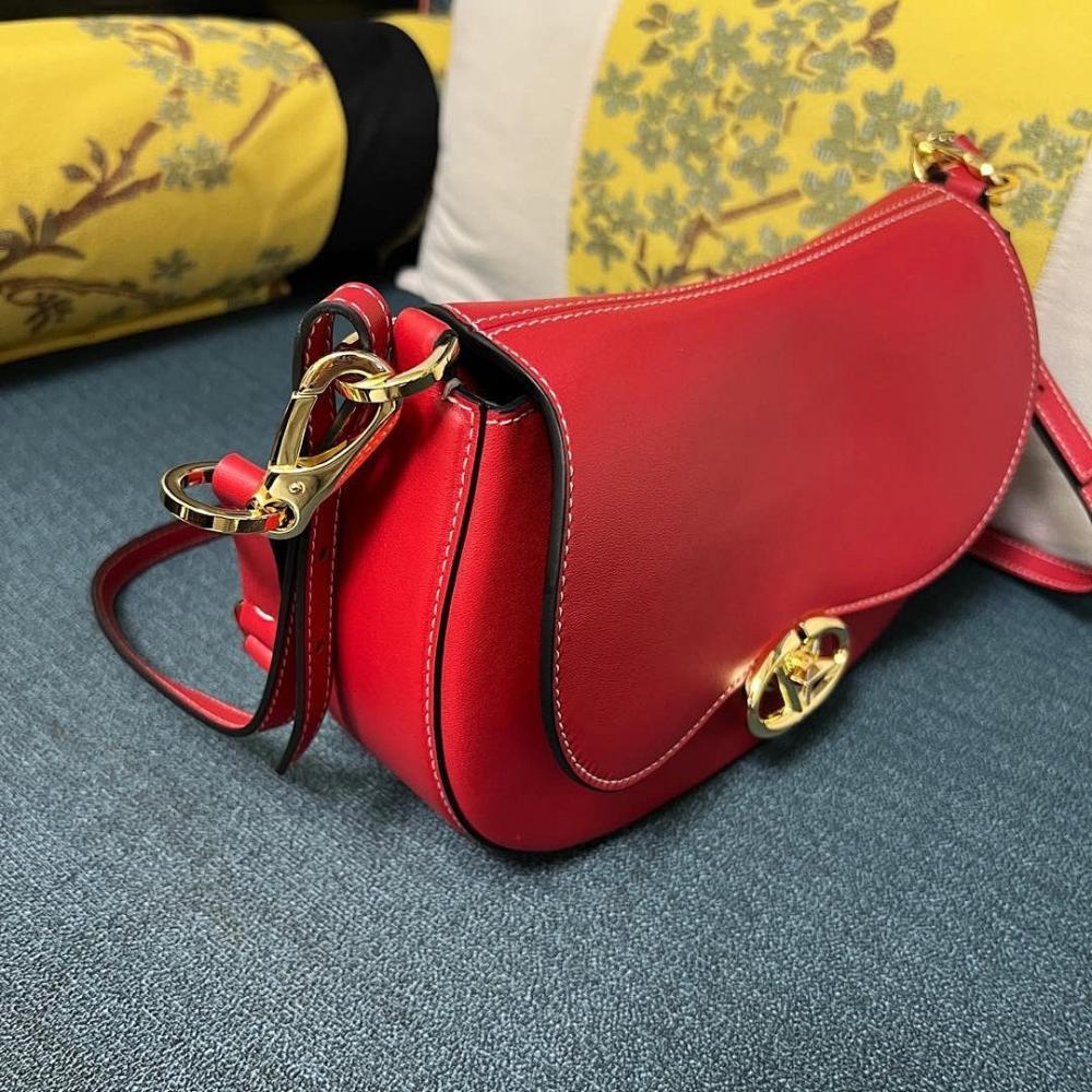 VLogo Signature Calfskin Shoulder Bag