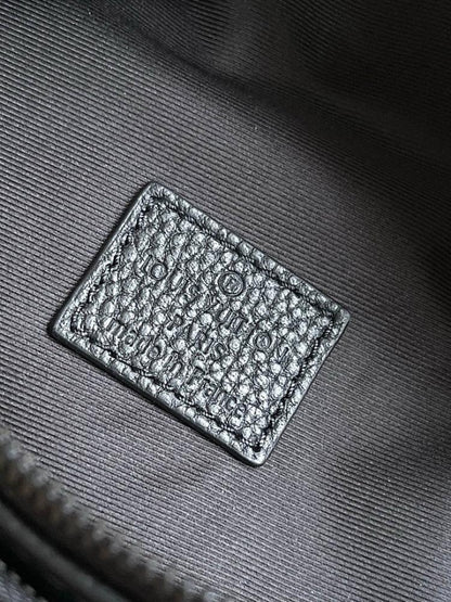 Elegant Leather Shoulder Bag – Special Edition