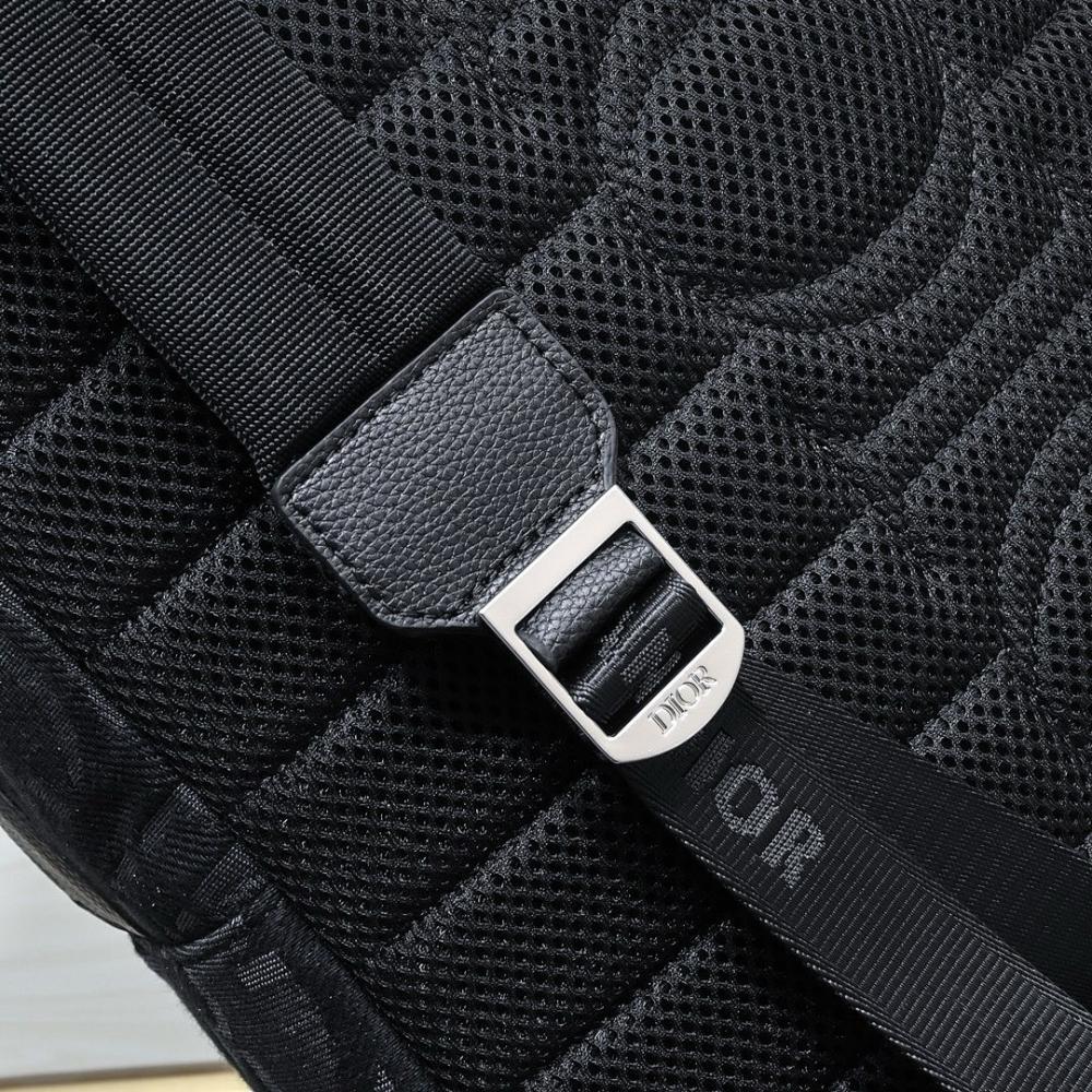 Elegant Refined Black Quilted Leather Shoulder Bag