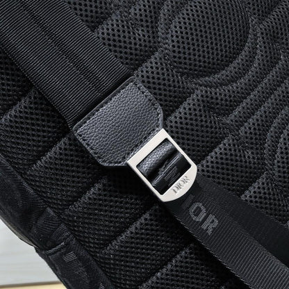 Elegant Refined Black Quilted Leather Shoulder Bag