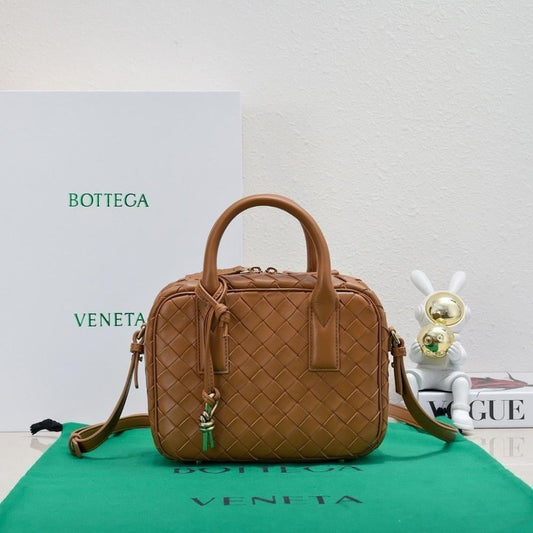 Elegant Top Handle Bag – Special Edition