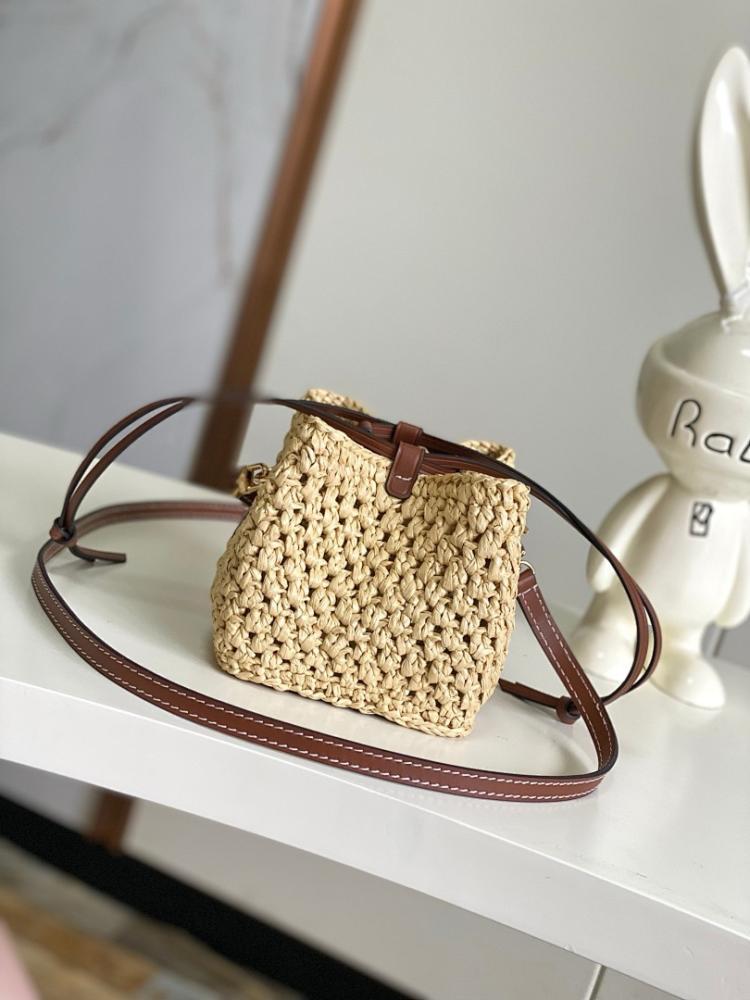 Italian-Inspired Stylish Embroidered Raffia Shoulder Bag