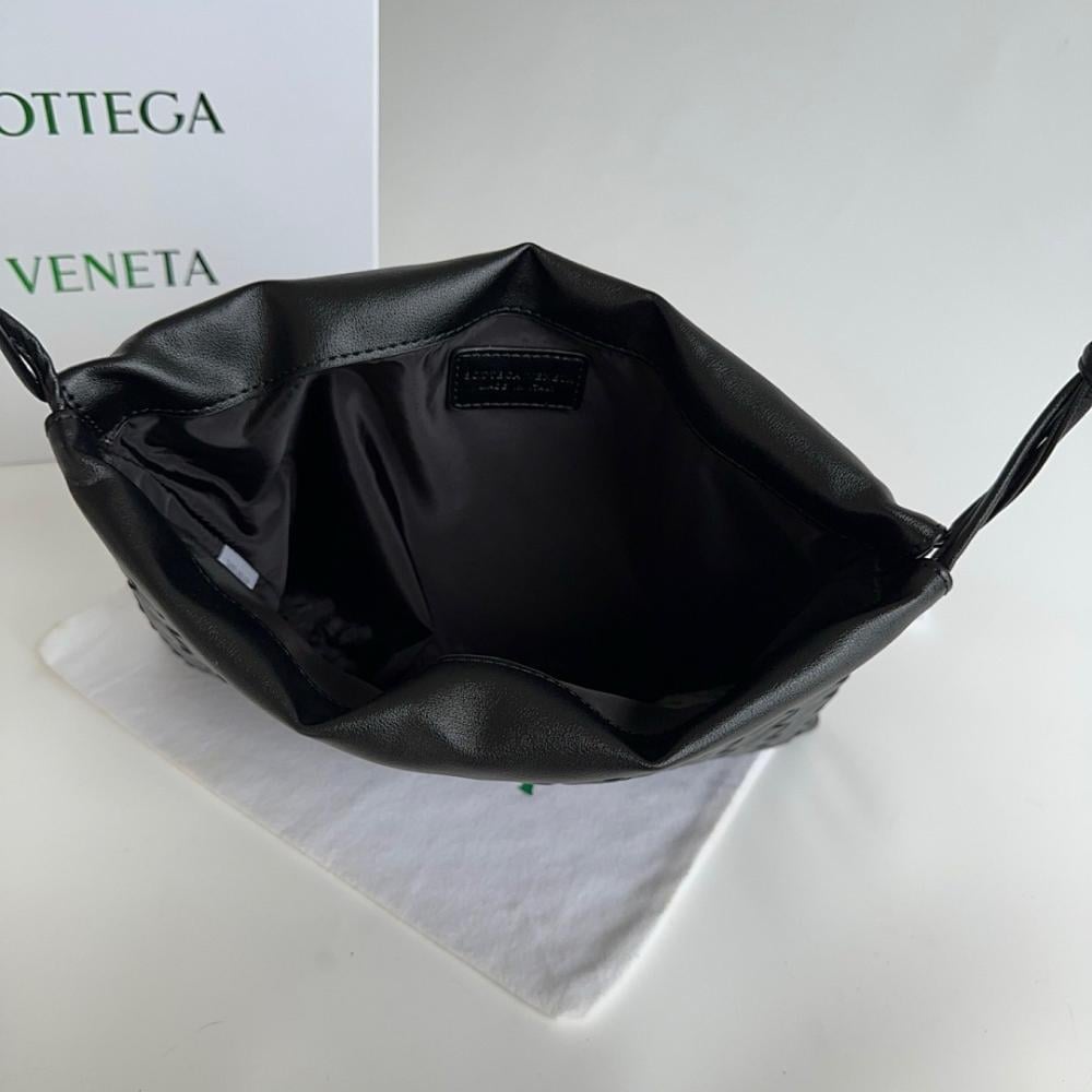 Modern Refined Leather Shoulder Bag