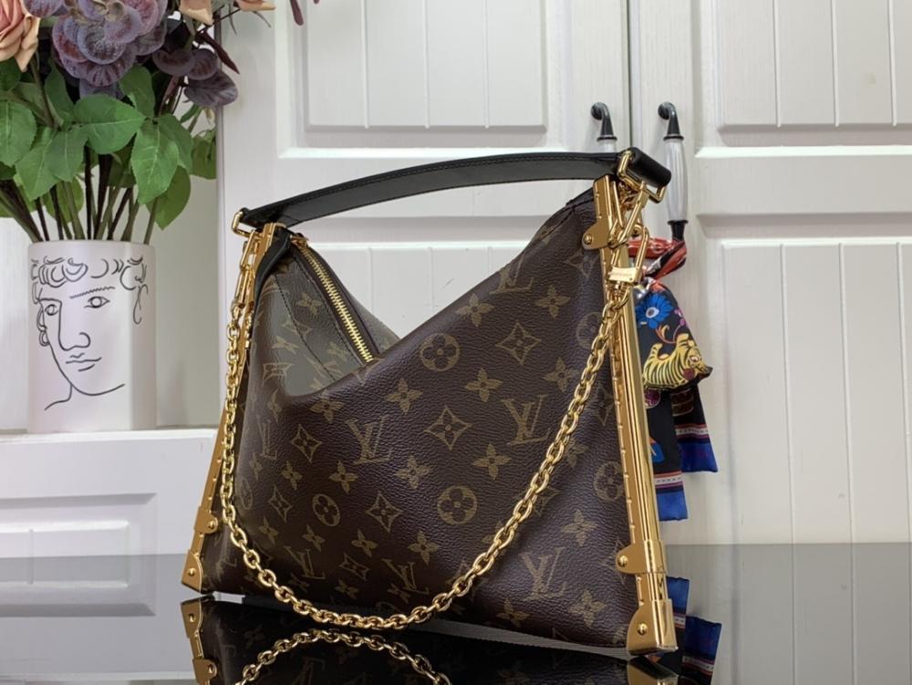 Elegant Shoulder Bag