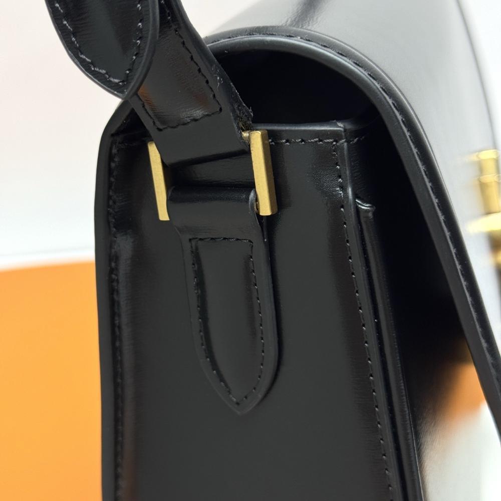 Elegant Leather Top Handle Bag