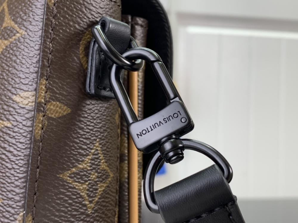 Elegant Shoulder Bag