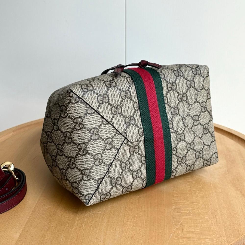 Elegant Shoulder Bag – Limited Edition
