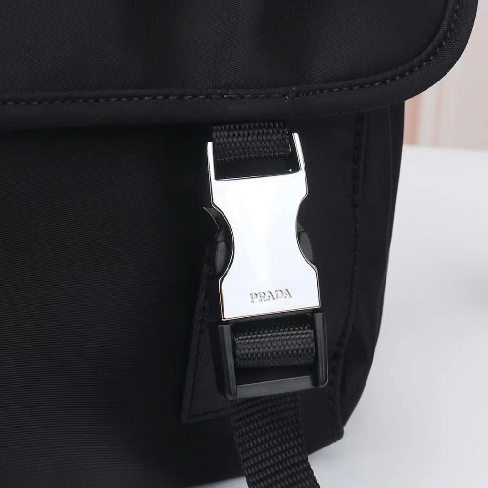 Stylish Refined Leather Crossbody Bag