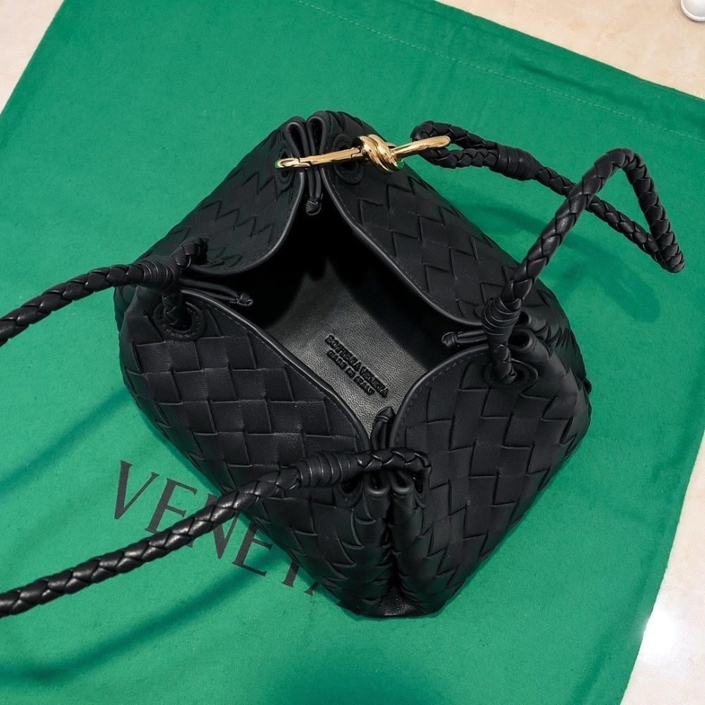 Modern Elegant Shoulder Bag