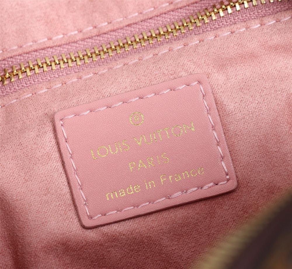 Stylish Studded Leather Shoulder Bag – Limited Edition