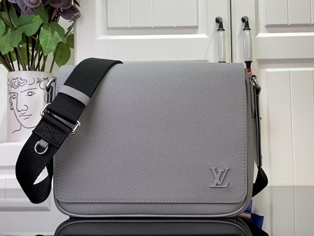 Classic Shoulder Bag