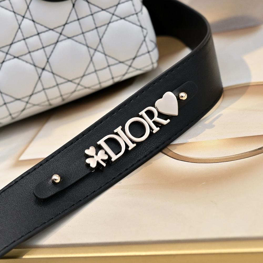 Classic Elegant White Lambskin Shoulder Bag