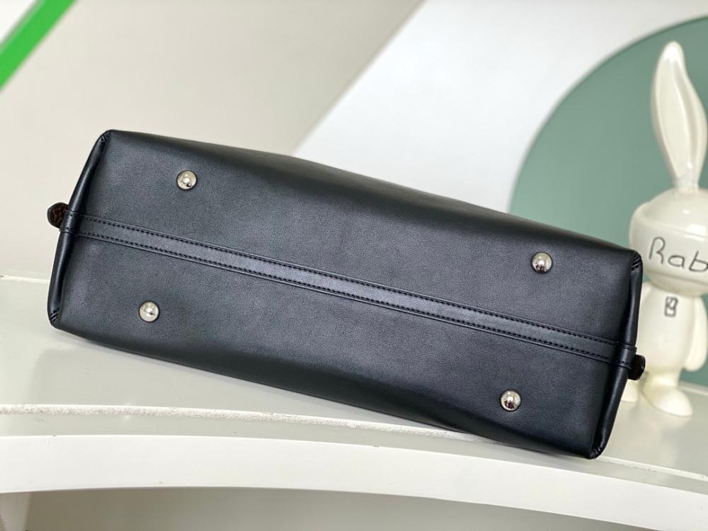 Elegant Refined Lambskin Top Handle Bag
