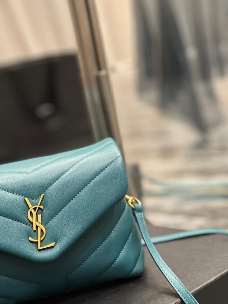 Stylish Calfskin Crossbody Bag – Limited Edition