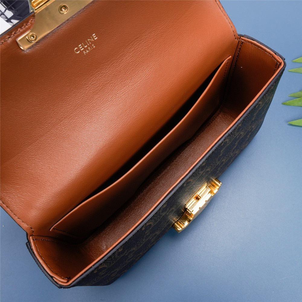 Elegant Shoulder Bag