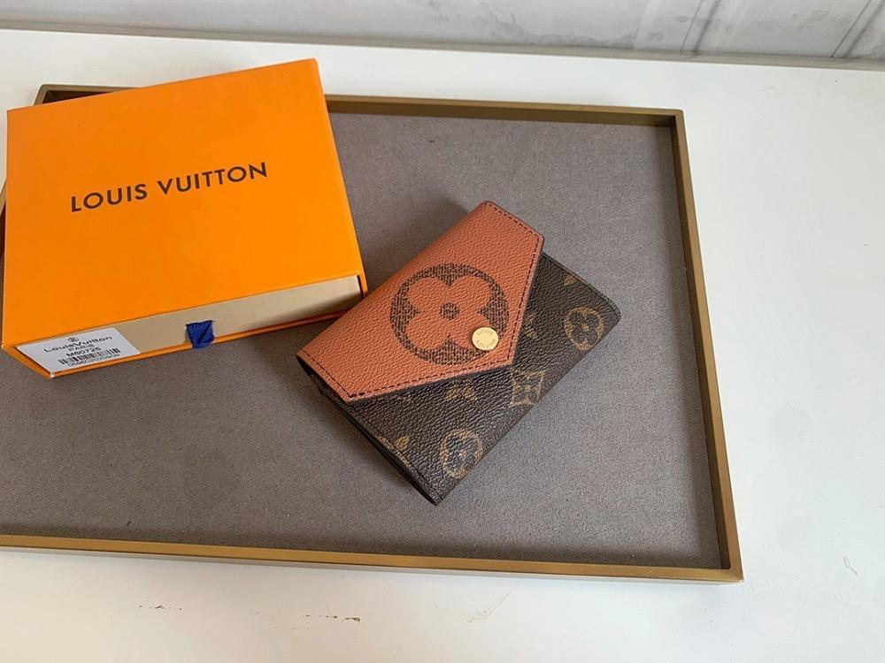 Italian-Inspired Luxury Gold Canvas Wallet
