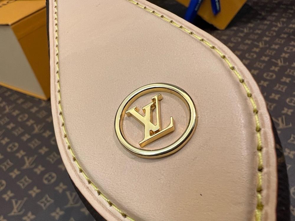 Stylish Refined Leather Crossbody Bag