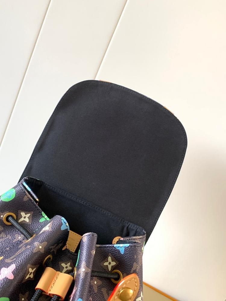 Classic Italian-Inspired Shoulder Bag