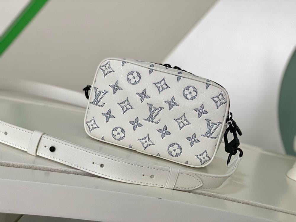 Italian-Inspired Elegant Leather Bag