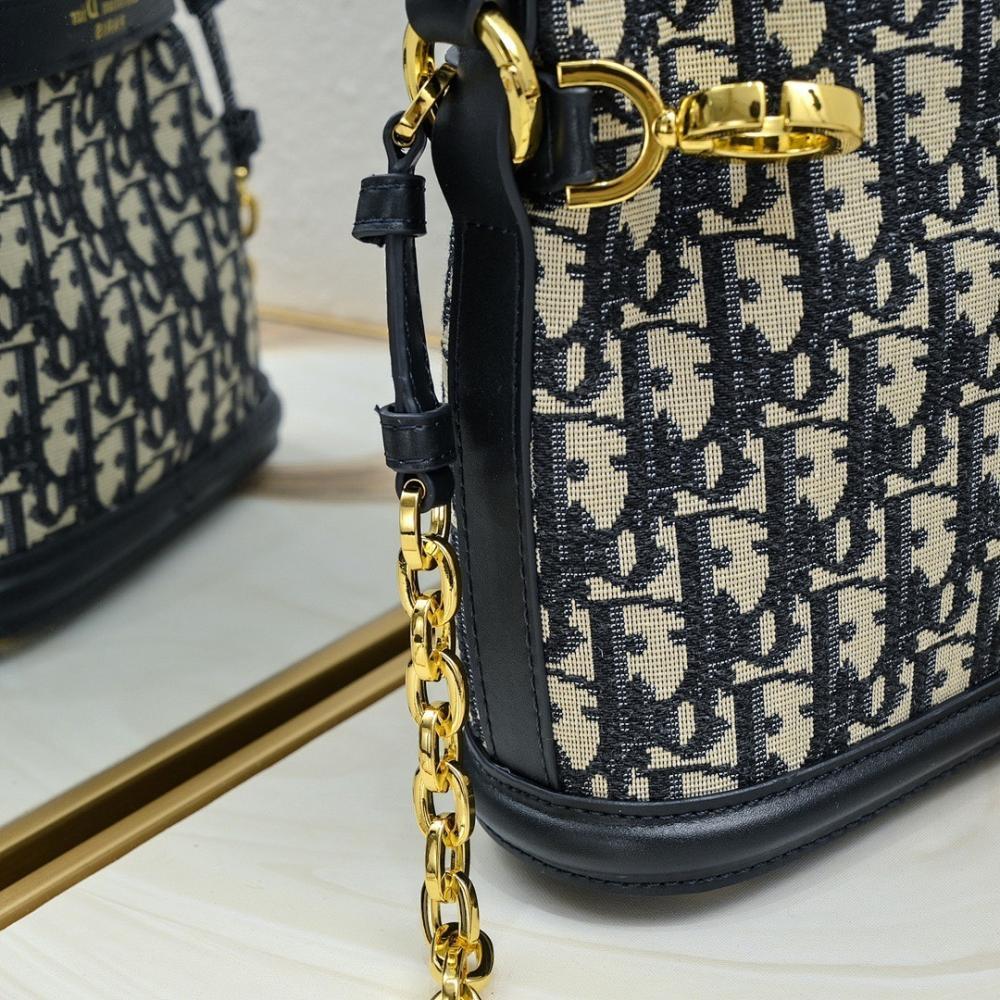 Stylish Bucket Bag – Limited Edition