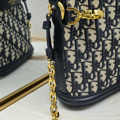 Stylish Bucket Bag – Limited Edition