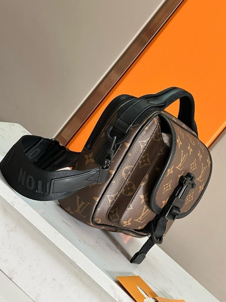 Classic Leather Travel Bag – Limited Edition