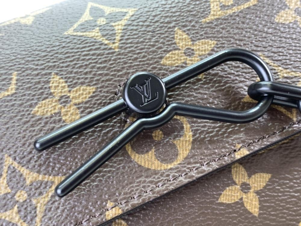 Classic Shoulder Bag
