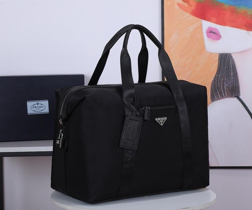 Elegant Stylish White Travel Bag