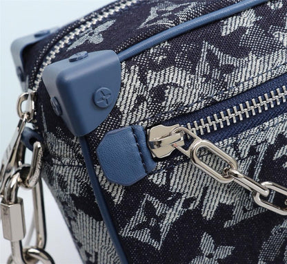 Elegant Refined Canvas Shoulder Bag