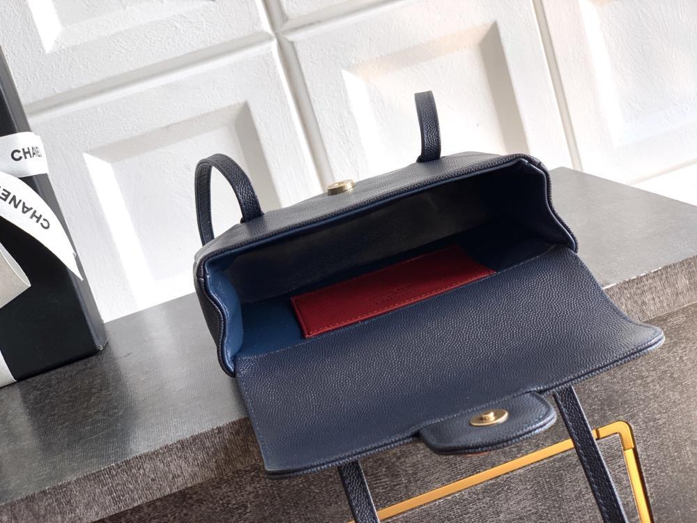 Classic Leather Shoulder Bag