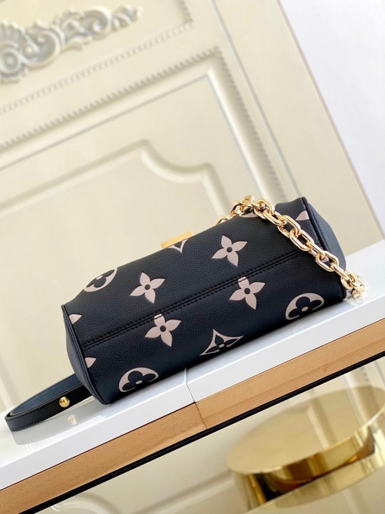 Elegant Leather Shoulder Bag – Special Edition