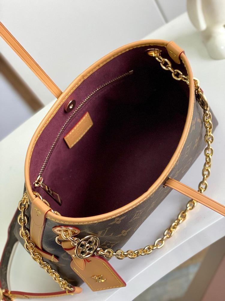 Elegant Refined Canvas Crossbody Bag