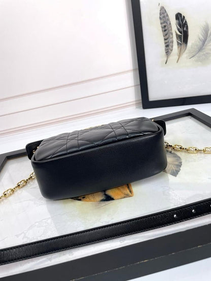 Classic Refined Gold Embroidered Leather Shoulder Bag