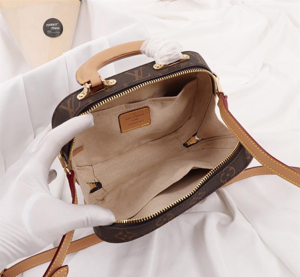 Luxury Elegant Gold Monogram Calfskin Shoulder Bag