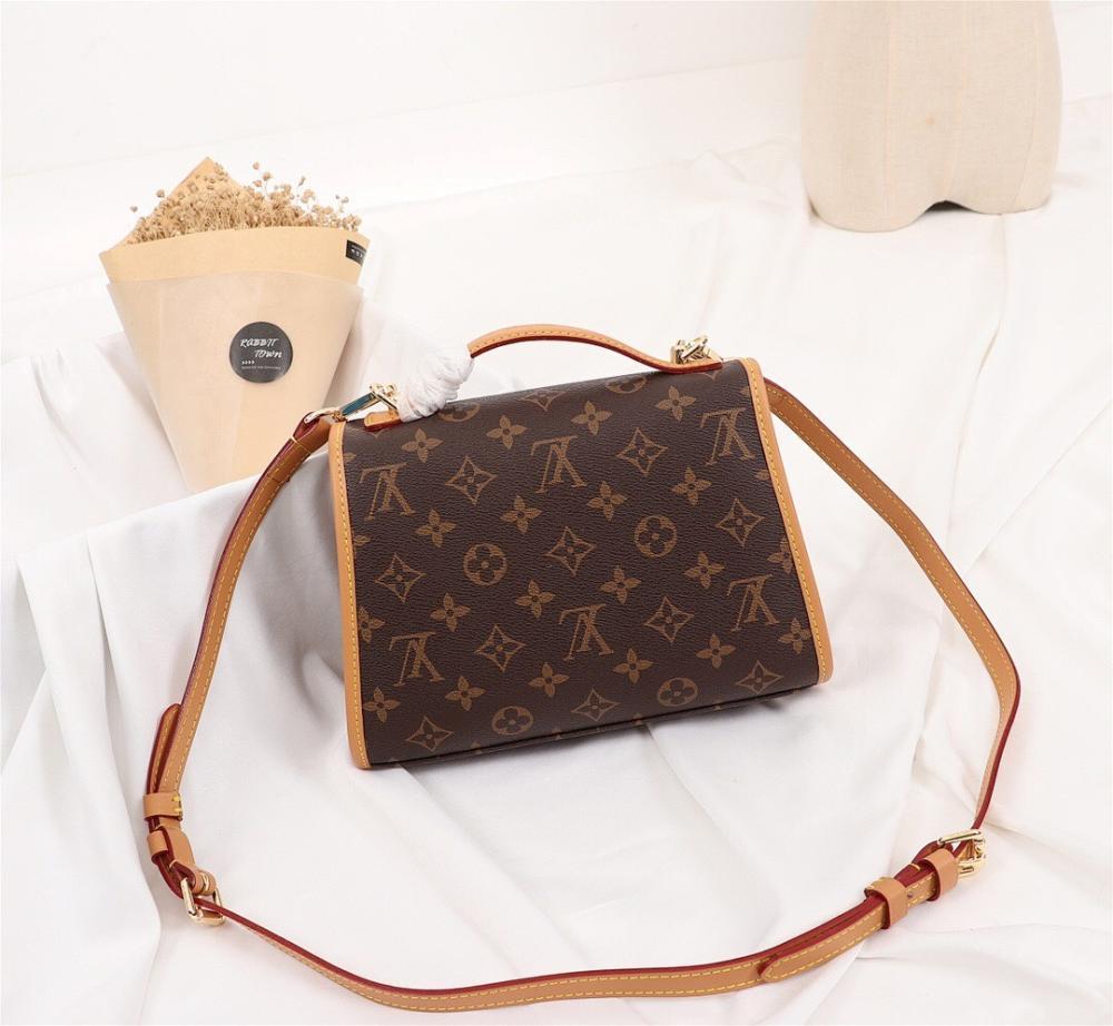 Kelly Shoulder Bag