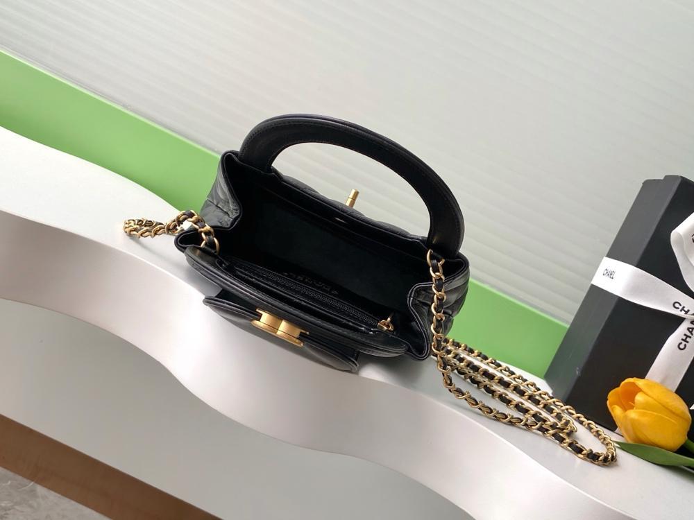 Classic Leather Shoulder Bag