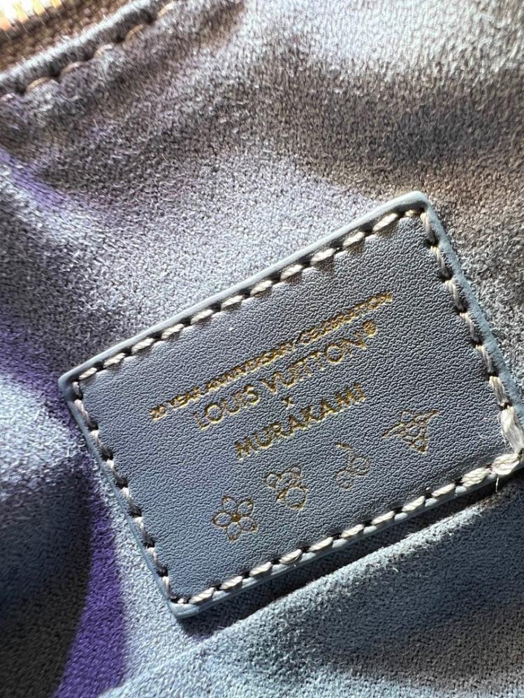 Classic Elegant Leather Shoulder Bag – Limited Edition