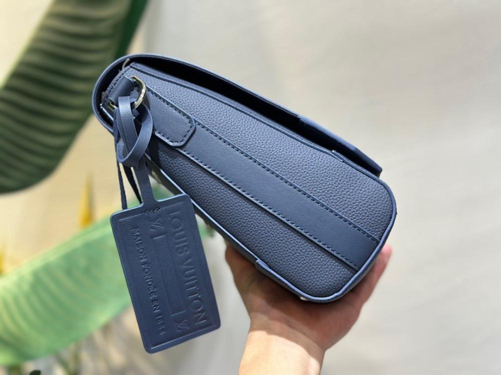 Modern Refined Leather Crossbody Bag
