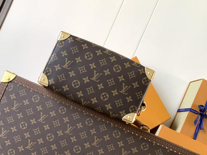 Classic Leather Travel Bag