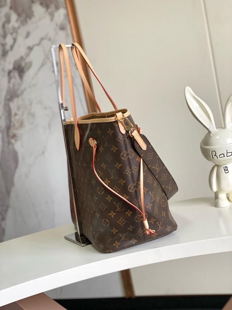 Italian-Inspired Elegant Canvas Hobo Bag